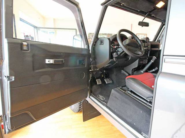 Land Rover Defender 90 Heritage