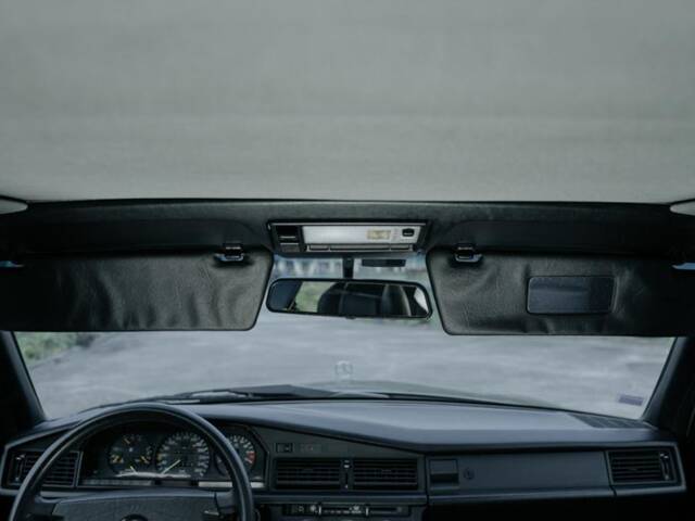 Mercedes-Benz 190 E 2.3-16