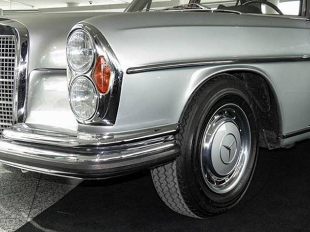 Mercedes-Benz 300 SEL 3.5