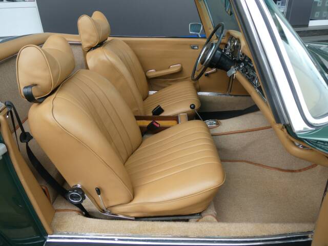 Mercedes-Benz 280 SL