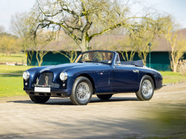 Bild 1/50 von Aston Martin DB 2/4 Mk I Vantage Convertible (1953)