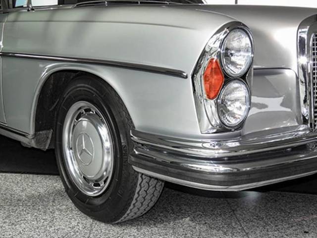 Mercedes-Benz 300 SEL 3.5