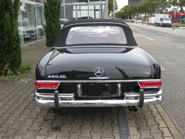 Mercedes-Benz 280 SE