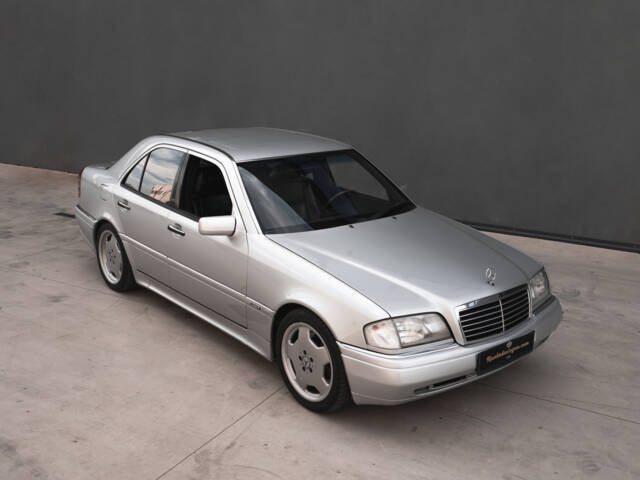 Image 1/41 de Mercedes-Benz C 36 AMG (1995)