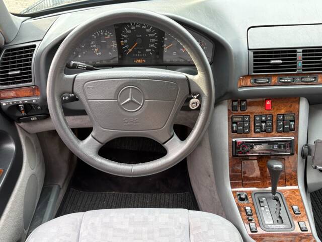 Mercedes-Benz 400 SE