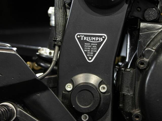 Triumph Trident 900