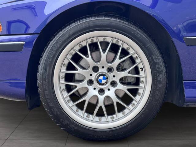 BMW 528i