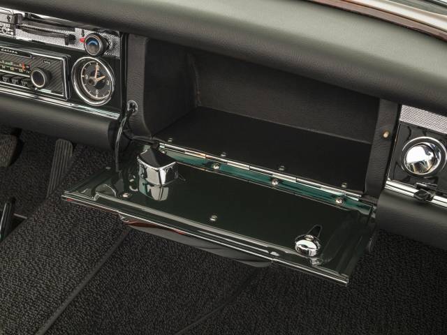 Mercedes-Benz 280 SL