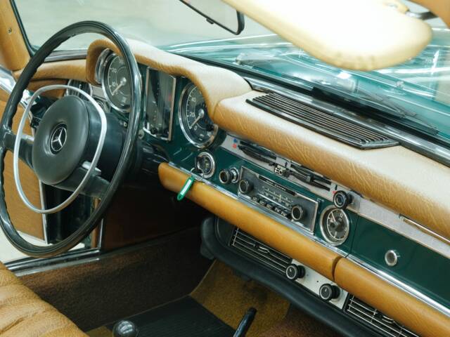 Mercedes-Benz 280 SL