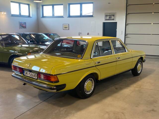 Mercedes-Benz 200 D