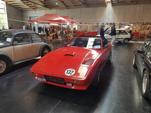 Bild 1/4 von TVR 420 SEAC (1988)