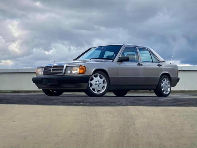 Immagine 1/12 di Mercedes-Benz 190 E 2.6 (1988)