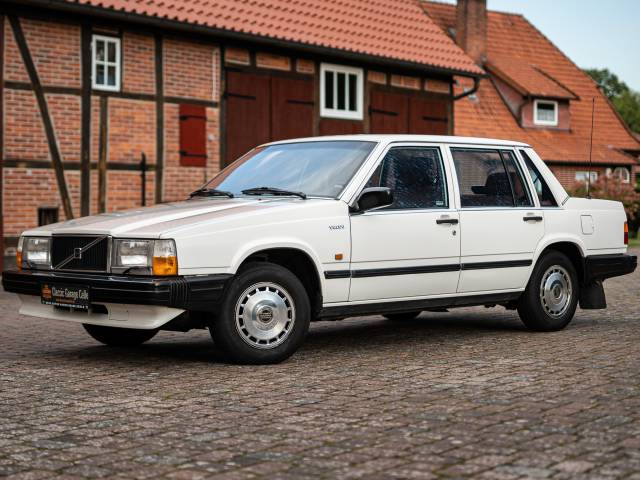 Bild 1/40 von Volvo 740 GL (1986)