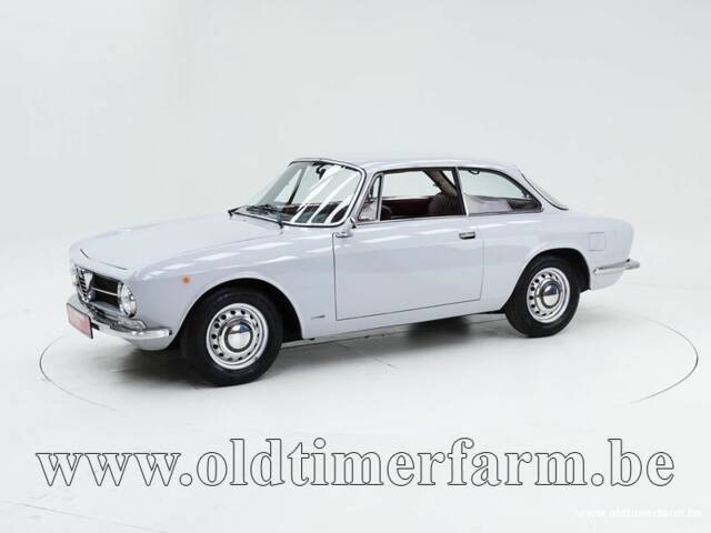 Immagine 1/15 di Alfa Romeo Giulia GT 1300 Junior (1971)