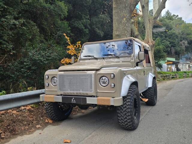 Land Rover Defender 90
