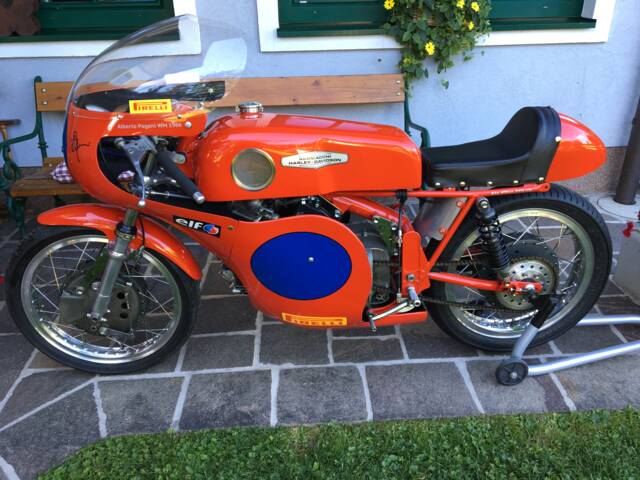 Aermacchi Ala d'Oro 350