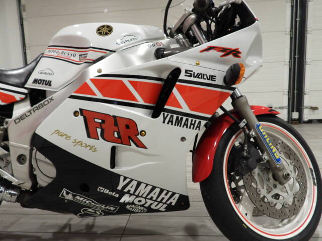 Yamaha FZR 1000