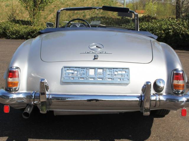 Mercedes-Benz 190 SL - MERCEDES BENZ 190 SL, Foto: (C) Nina Kaimer, Classic & Race Cars Peter Schleifer & Co