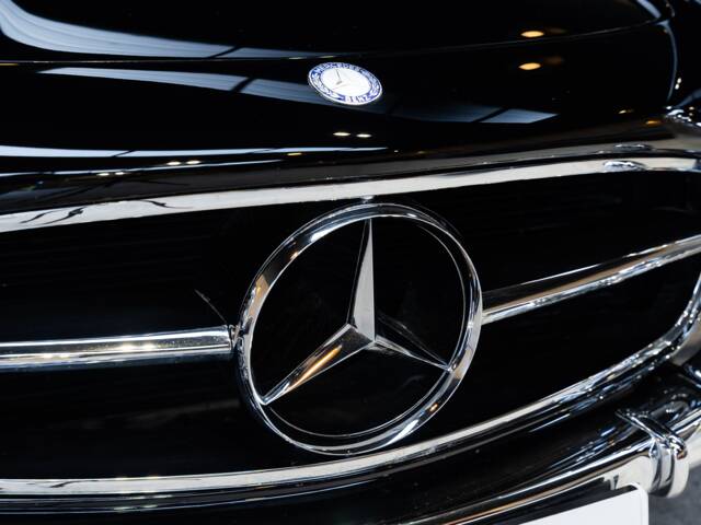 Mercedes-Benz 300 SL Roadster