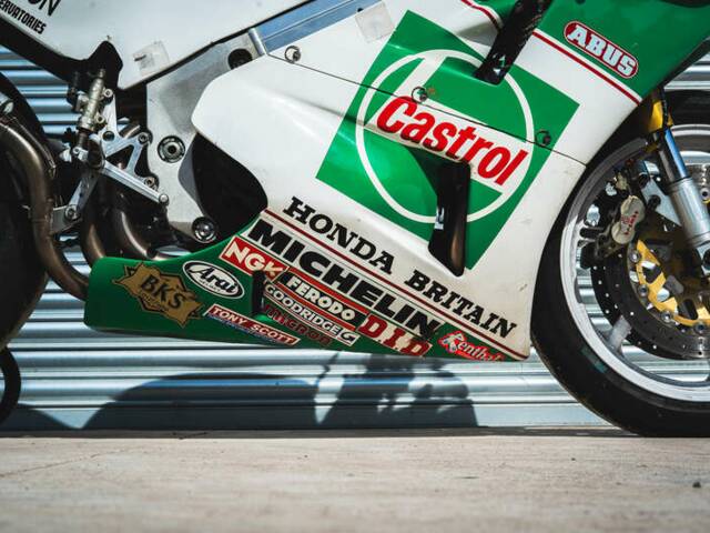 Honda VFR 750R RC 30