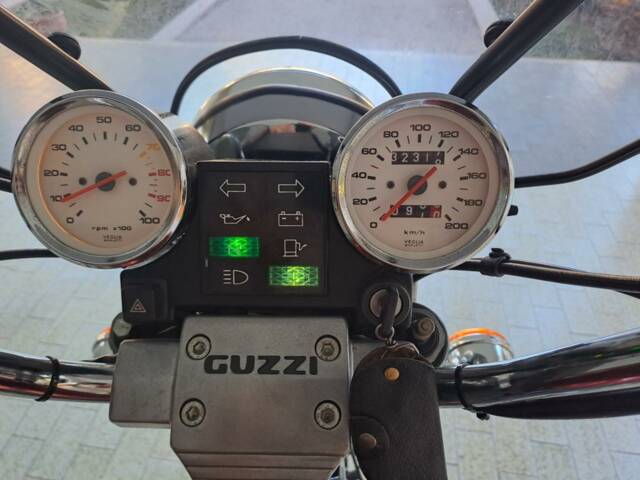Moto Guzzi Nevada 750