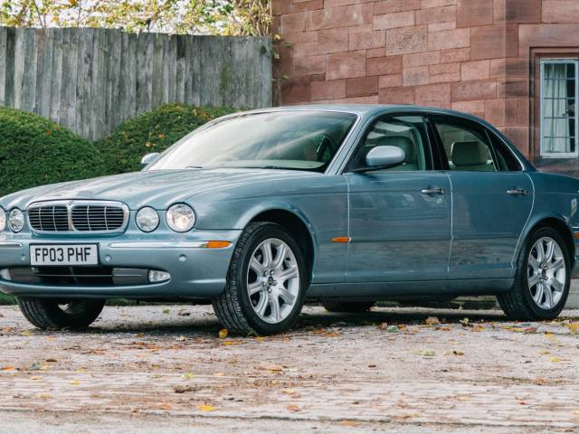 Bild 1/8 von Jaguar XJ 8 4.2 (2003)