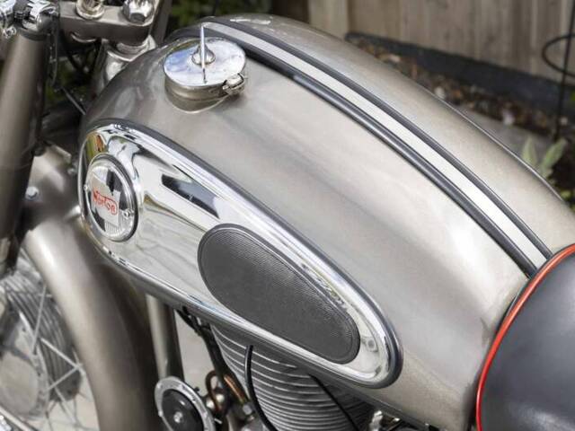 Norton Model 30 International