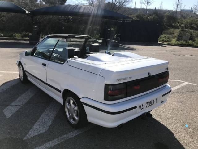 Bild 1/8 von Renault R 19 Cabriolet 16V (1993)