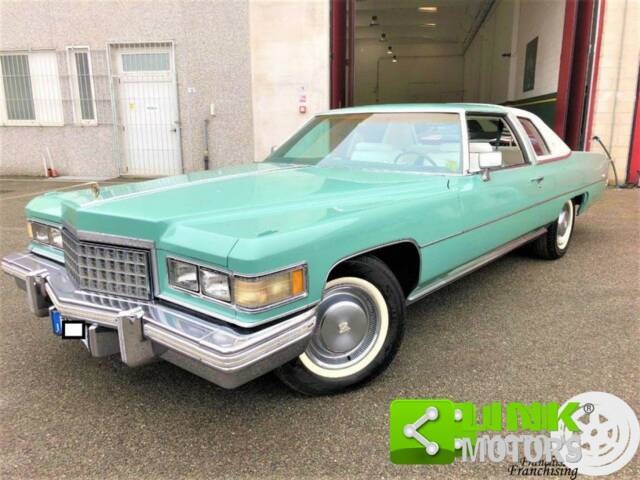 Image 1/10 of Cadillac Coupe DeVille (1976)