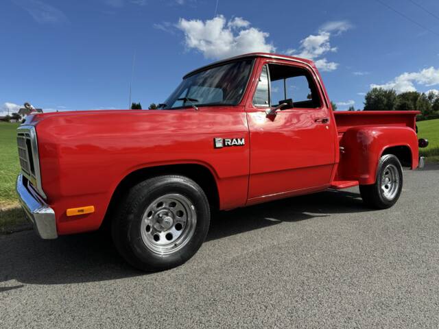 Dodge D 150 Sweptline