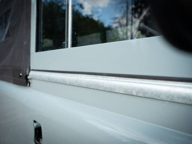 Land Rover 109