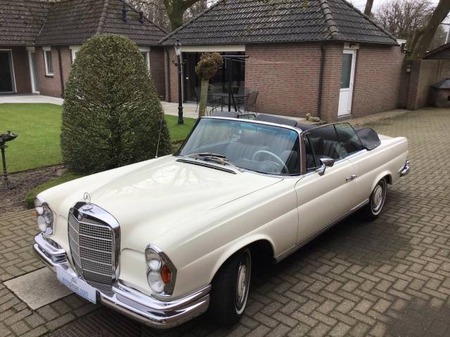 Mercedes-Benz 280 SE