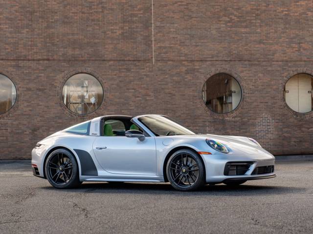 Image 1/50 of Porsche 911 Targa 4 GTS (2023)