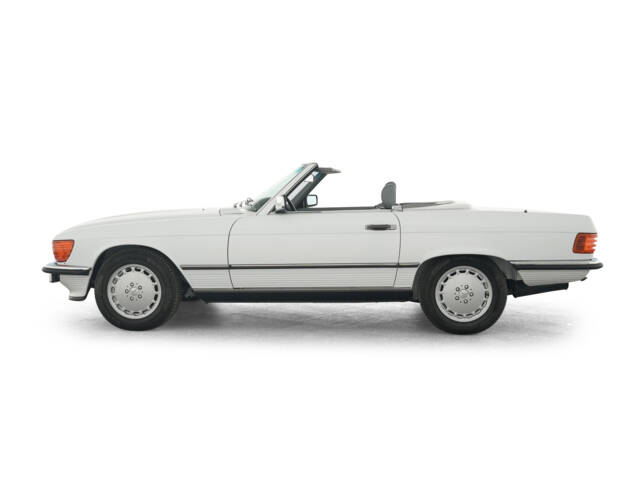 Mercedes-Benz 560 SL