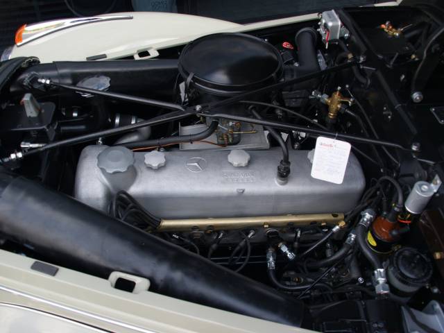 Mercedes-Benz 220 Cabriolet A