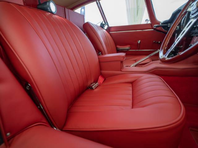 Jaguar E-Type 4.2