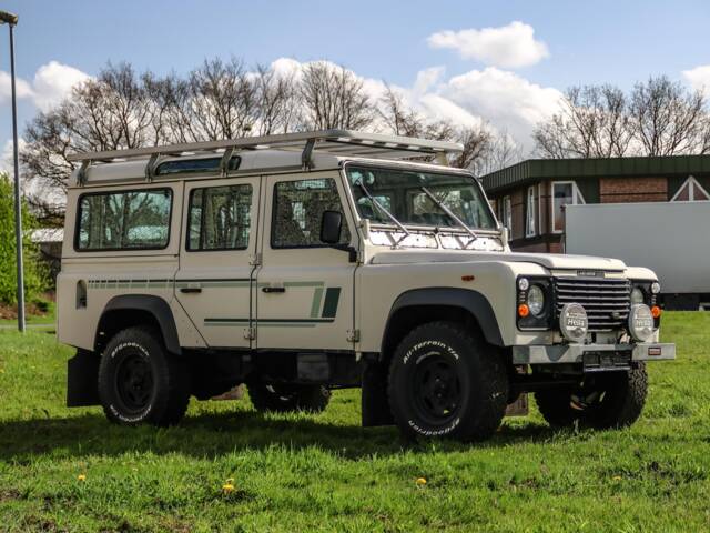 Image 1/23 of Land Rover 110 (1987)