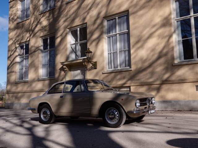 Alfa Romeo Giulia GT 1300 Junior