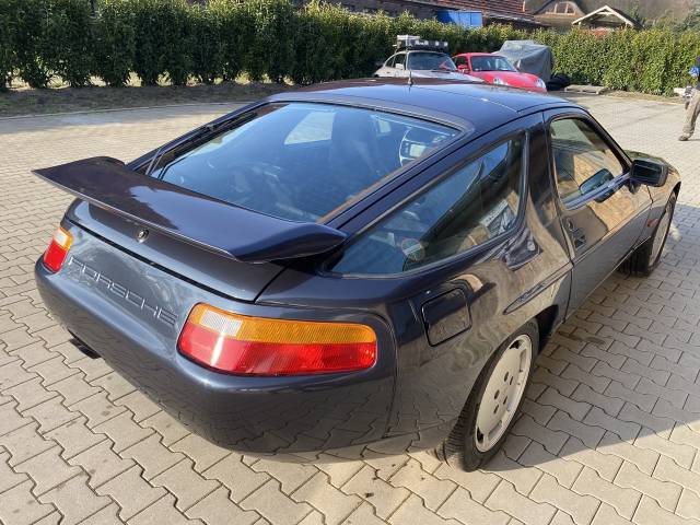 Porsche 928 S4