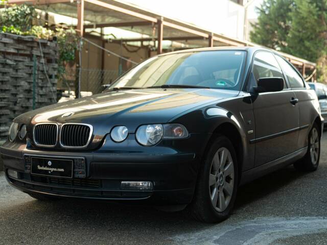 Image 1/41 de BMW 318i (2004)