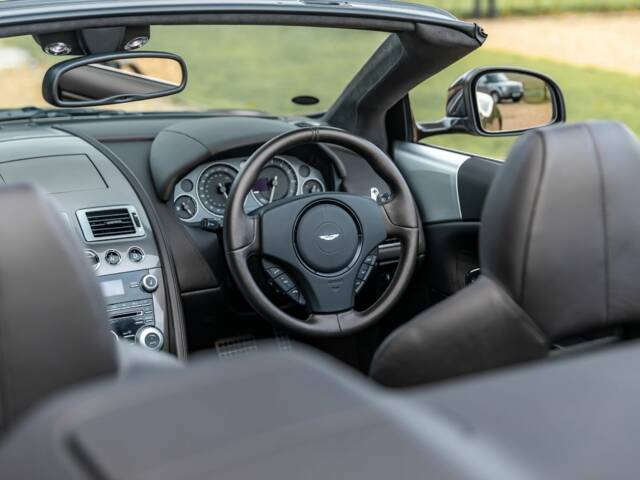 Aston Martin DBS Volante
