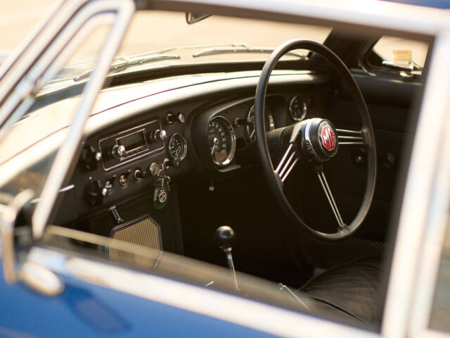 MG MGC GT