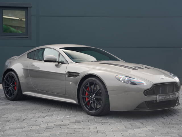 Immagine 1/50 di Aston Martin V12 Vantage S (2014)