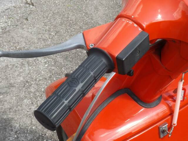 Piaggio Vespa P 200 E