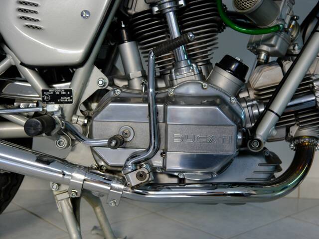 Ducati 900 SS
