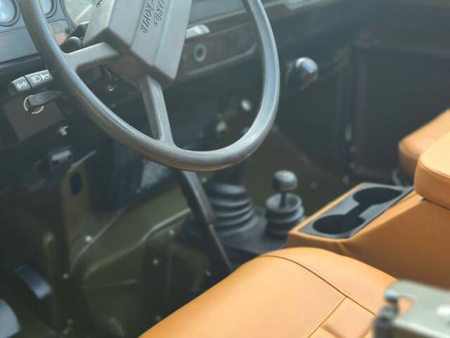 Land Rover 90