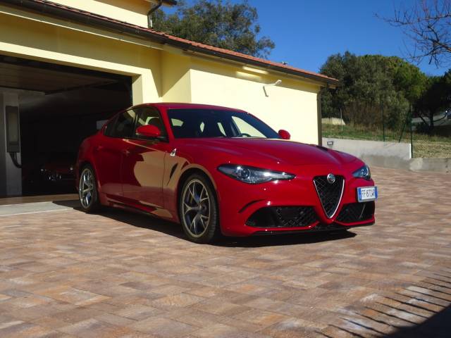 Immagine 1/25 di Alfa Romeo Giulia Quadrifoglio (2016)