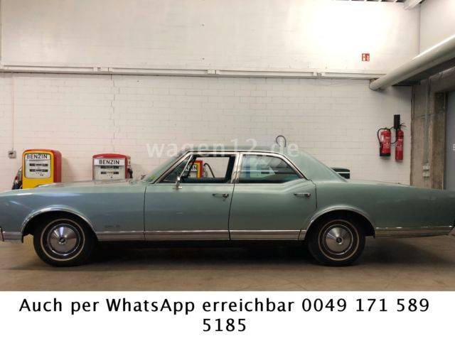 Image 1/13 of Oldsmobile Delta 88 (1966)