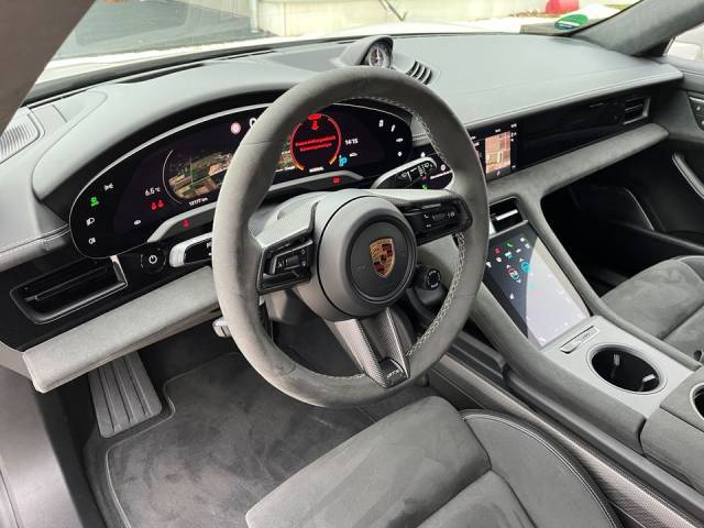 Porsche Taycan GTS Sport Turismo