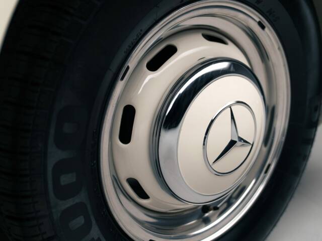 Mercedes-Benz 300 SL Roadster